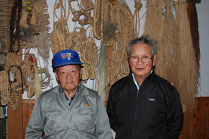 小林守雄さん（左）と石沢今朝松さん