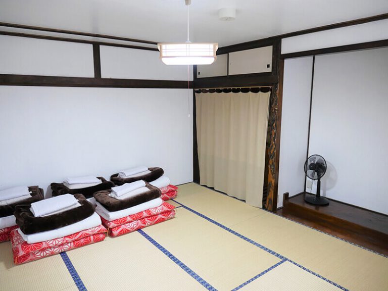 Sansan Yuzawa Backpackers
