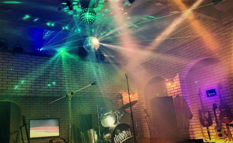カラオケバーマンハッタン